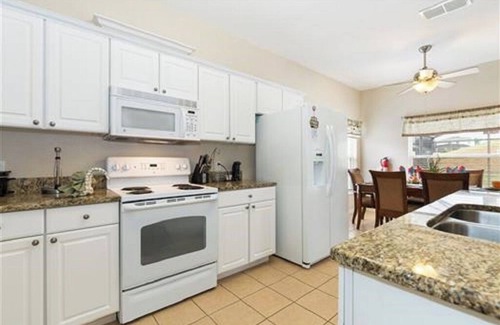 Highgate Park House | Beautiful 4 bed Vacation Home With Private Pool