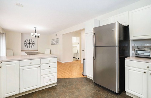 Macatawa House | Beautiful 4 Bedroom Family home. Minutes to downtown Holland & Saugatuck!