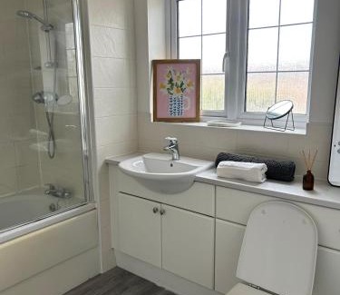 Loughborough Apartment | Beautiful 4-Bedroom Home for Groups & Families