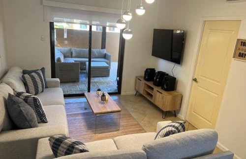Gold Coast House | Beautiful 4 bedroom house in gold coast