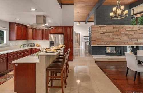 Auburn House | Beautiful 4 bedroom home in the heart of Auburn with indoor fireplace