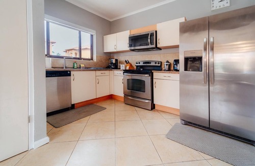 Gold Coast House | Beautiful 4 Bedroom House in Noord