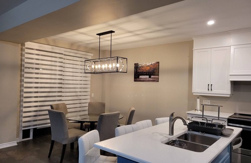Niagara Falls House | Beautiful 4 bedroom luxury home located in Thorold