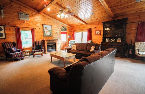 Fishs Eddy House | Beautiful 4-bedroom house with WiFi, AC in welcoming Fishs Eddy