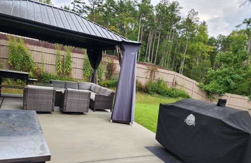 Kannapolis House | Beautiful 4 bedroom Backyard Oasis