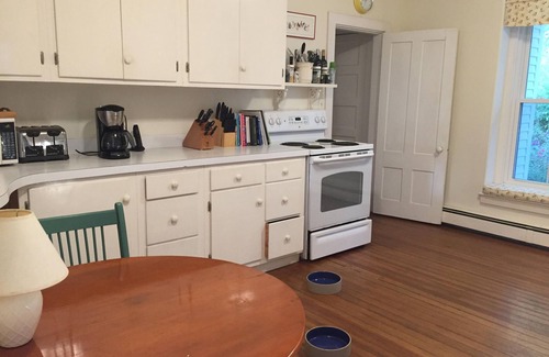 North Haven House | Beautiful 4 Bedroom Home - Downtown!