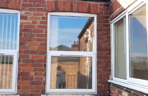 Offerton Apartment | Beautiful 4 bedroom Victorian Apartment Sleeps 7 STOCKPORT