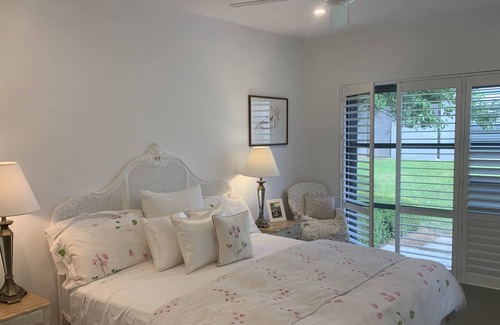 Bowral Villa | Beautiful 4 bedroom Villa 7 minutes by foot from Bowral