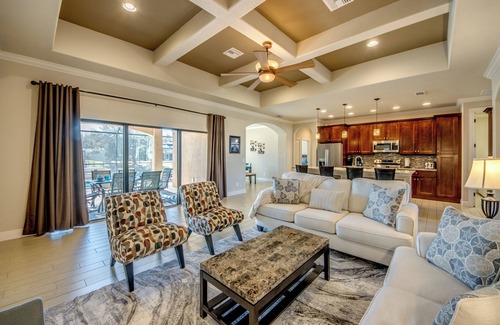 Cape Coral Villa | Beautiful 4 BR waterfront Villa w. heated pool/kayaks/bicycles/fishing poles