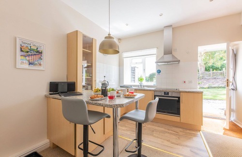 Saltash Cottage | Beautiful 4* Cottage in a peaceful, rural setting with Country Club membership.
