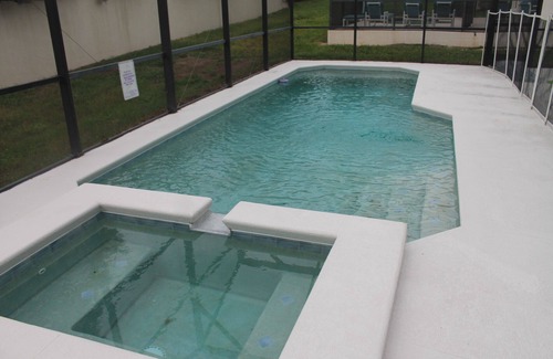 Highgate Park House | *Beautiful 4bd/4bth Home W/Pool&Hotub 9Miles Away From Attractions*