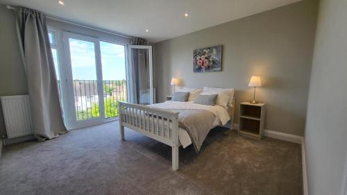 Ashburton Apartment | Beautiful 4Bedroom 2Bath Wifi and Free Parking