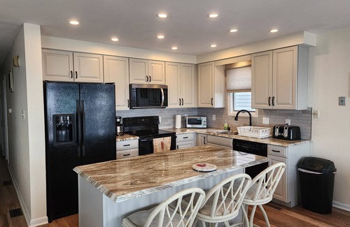 South End House | BEAUTIFUL 4BR 2BA BEACHFRONT With BREATHTAKING OCEAN VIEW! Book now for 2026!