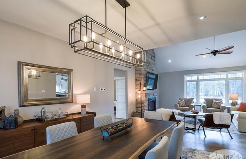 Thornbury House | Beautiful 5 Bed, 5 Bath House in Thornbury! Amazing Location! Level Land!