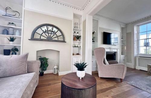 Montpellier House | Beautiful 5-Bed Regency Home in Montpellier