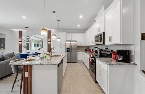 Florida Central Atlantic Coast House | Beautiful 5 Bed Townhome with Splash Pool-2379DST