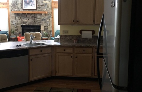 Jefferson Township House | Beautiful 5 Bedroom House in Hidden Valley