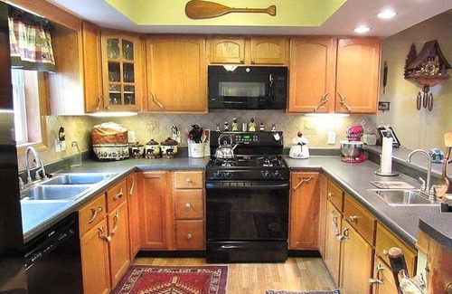 Lake Luzerne House | Beautiful 5 bedroom Waterfront House w/skiing/snowboarding/snow mobile path near