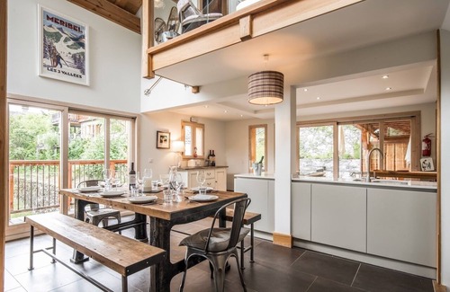 Les Allues Ski Chalet | Beautiful 5 bedroom chalet with amazing views. Walk to restaurant and shops