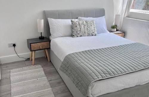 Blackheath House | Beautiful 5-bedroom private house in quiet London street 2 minutes from station