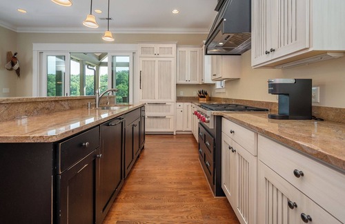 Mill Spring House | Beautiful 5 bedroom 5.5 bath in Bright’s Creek