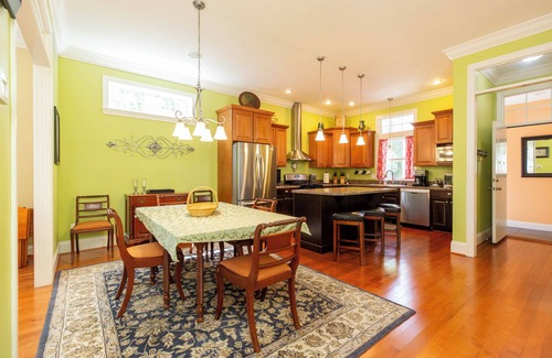 Northeast South Bend House | Beautiful 5 bedroom home, walk to campus and Eddy Street Commons