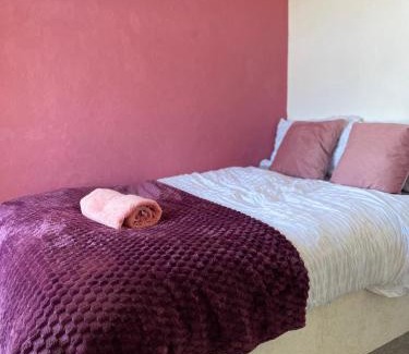 Wolverhampton House | Beautiful 5Bedroom House - Contractors and Family near the Molineux stadium