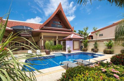 Ban Saiyuan Villa | Beautiful 5BR Villa Felicity, Pool & Garden, near Naiharn