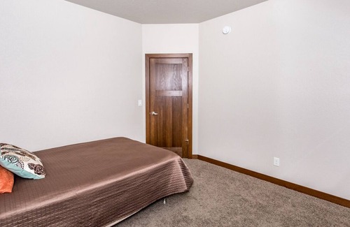 West Fargo House | Beautiful 6 bedroom/3 bathroom home!