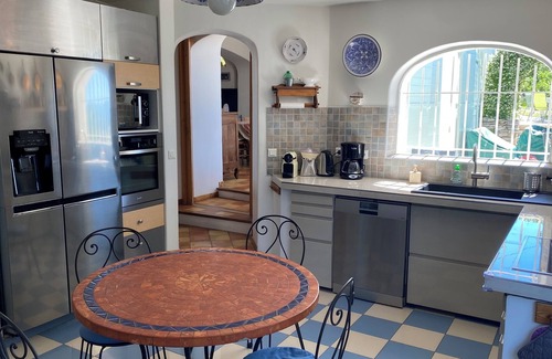 Eguilles House | Beautiful 6 bedroom villa in a quiet pool near Aix en Provence exceptional site