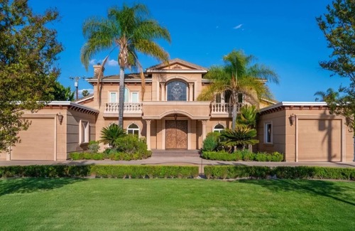 Arcadia House | Beautiful 7,000 sqft Mansion in the heart of Arcadia
