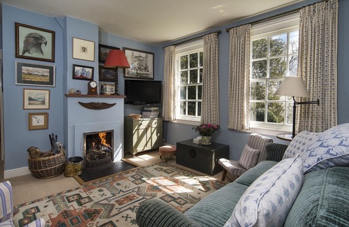 Criccieth House | Beautiful 7 Bedroom 14th Century Manor House with large private gardens