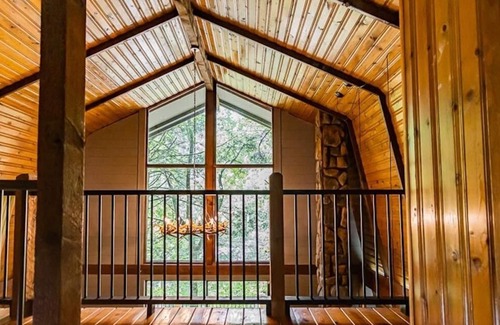 Walland House | Beautiful A-Frame Style Cabin on 5 Private Acres