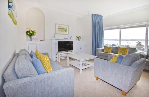 Aberdovey Apartment | Beautiful Aberdovey Seafront Apartment 2