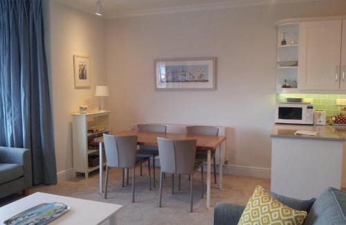 Aberdovey Apartment | Beautiful Aberdovey Seafront Apartment 2