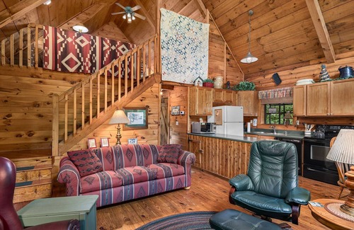Weaverville Cabin | Beautiful Acorn Cabin, 10 min from Asheville