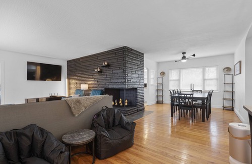 Delaware House | Beautiful Acre, River View. Boat Launch Nearby