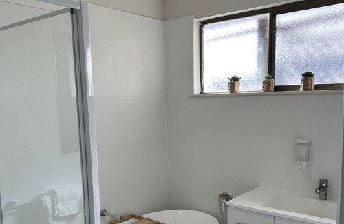 Budgewoi House | Beautiful and comfy 3 bedrooms duplex close to everything