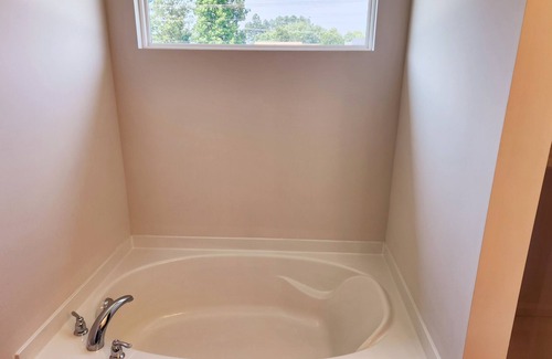 Monroe House | Beautiful and cozy 4 bedroom home, family friendly neighbors, a must see!