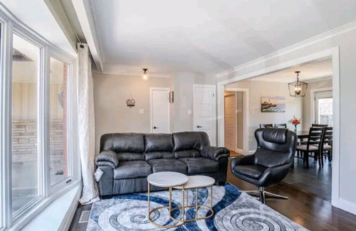 Burlington House | Beautiful and cozy Bungalow