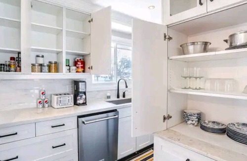Burlington House | Beautiful and cozy Bungalow