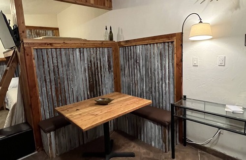 Sheridan Cabin | Beautiful and Cozy guest cabin