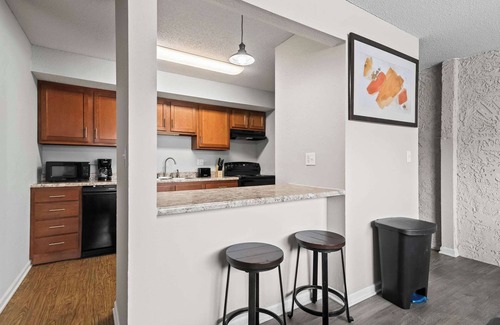 Jerome Apartment | Beautiful and Cozy Apartment in Springfield- 2 Bedroom