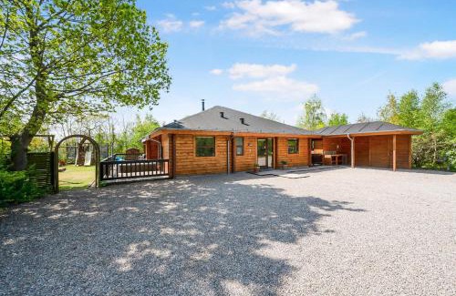 Grena Strand House | Beautiful And Family-Friendly Holiday Home For 9 People With A Spa Bath Near Grenaa Beach,