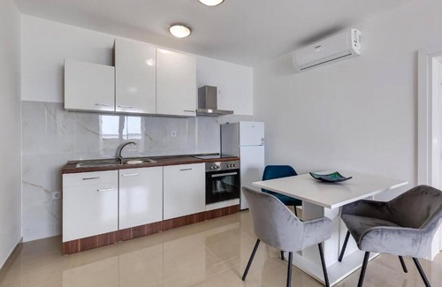Starigrad Apartment | Beautiful and modern apartment with stunning sea views.