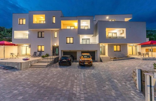 Starigrad Apartment | Beautiful and modern apartment with stunning sea views.