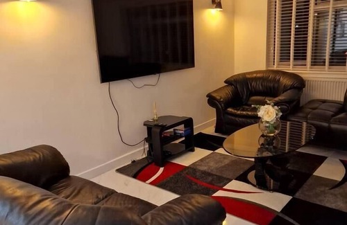 Gravesend House | Beautiful and modern House in Gravesend