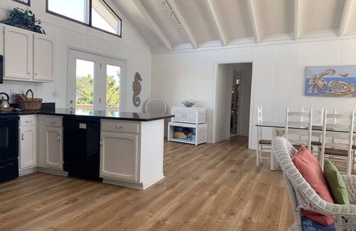 Emerald Isle Cottage | Beautiful and private Oceanfront Cottage