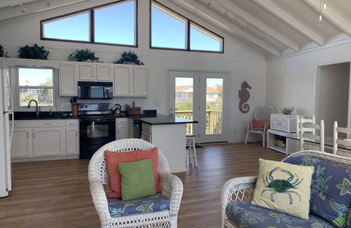 Emerald Isle Cottage | Beautiful and private Oceanfront Cottage