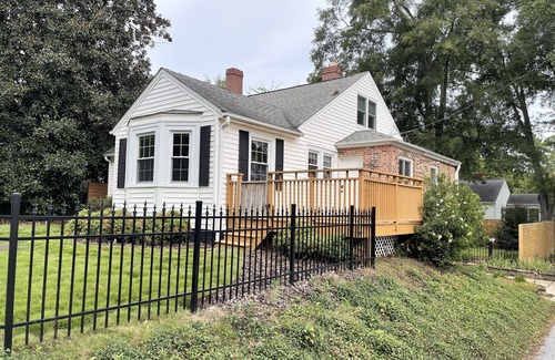 Anderson House | Beautiful and Relaxing 3 Bedroom Bungalow Home, Perfect for a Weekend Getaway